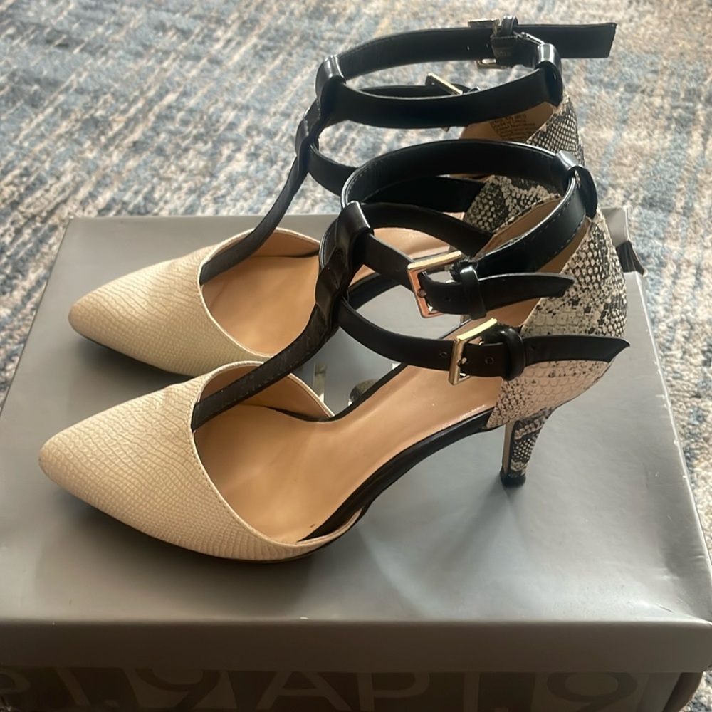 Apt.9 snakeskin pumps, size 6.5, black and cream